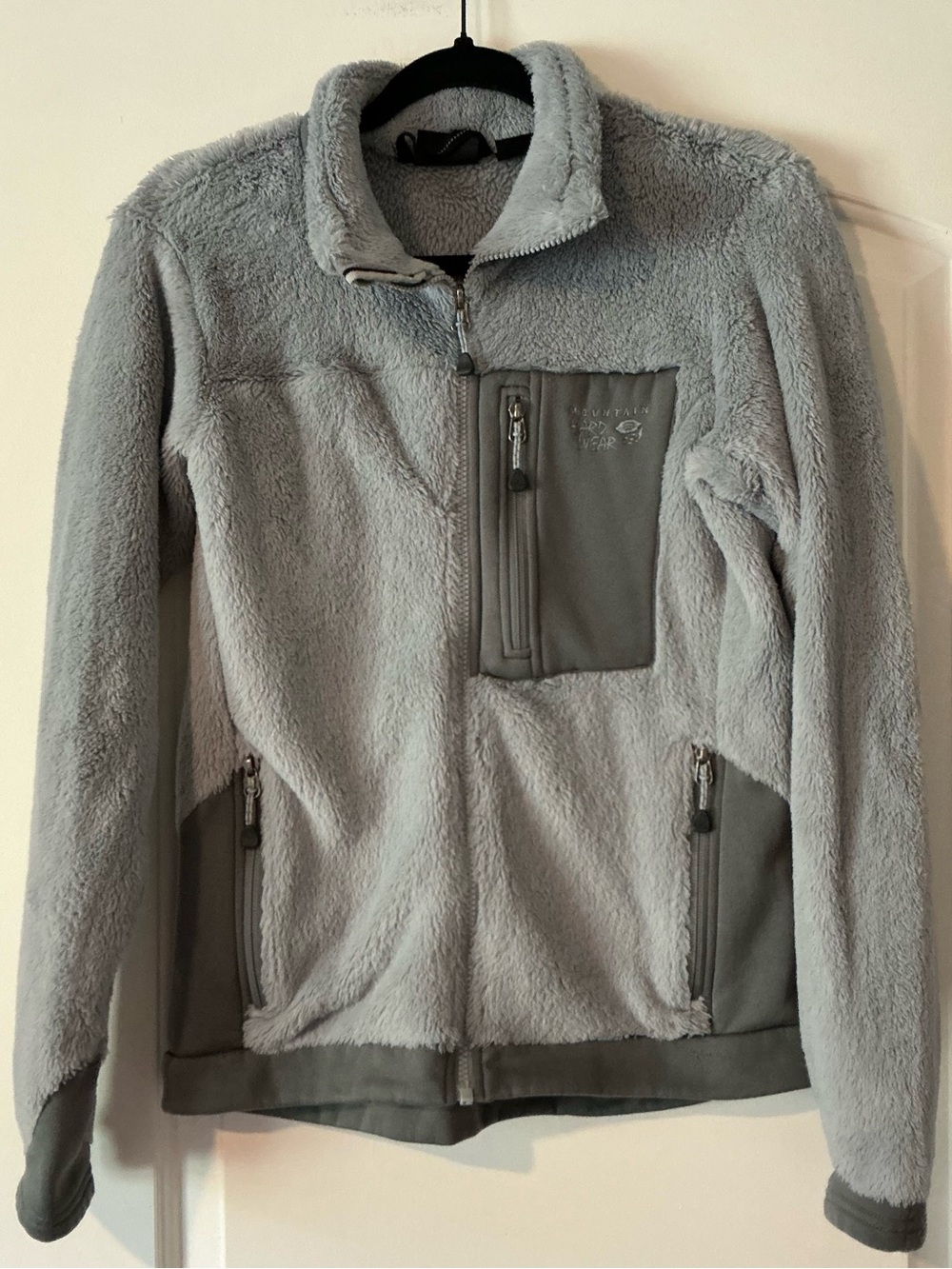 Mountain Hardwear Women’s Light Gray Performance Fleece Jacket